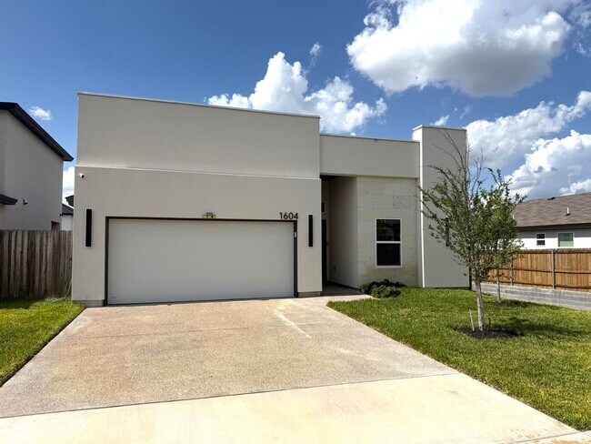 Building Photo - 1604 Latigo Lp
