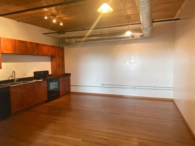 Foto del edificio - 111 N Main St