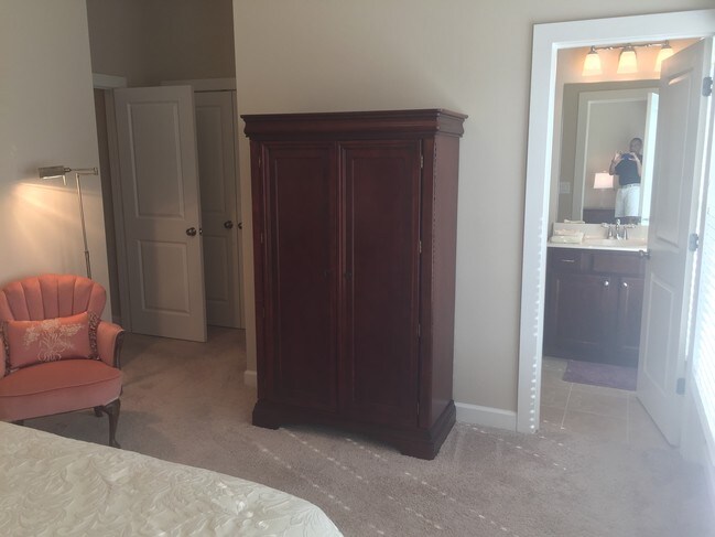 Foto del edificio - 6080 Holly Park Ln SE