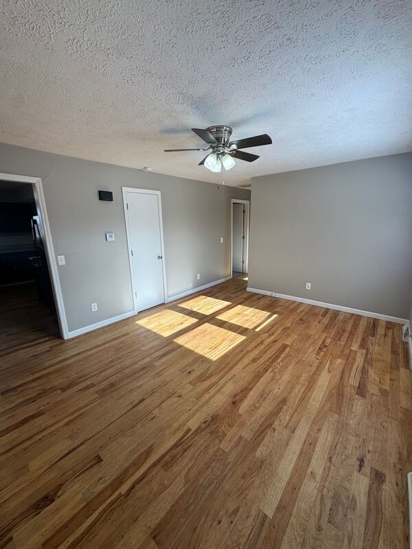 Foto del edificio - 731 W Greenwood St