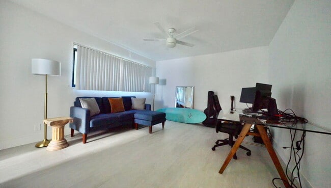 Foto del edificio - 871 NE 27th Ave