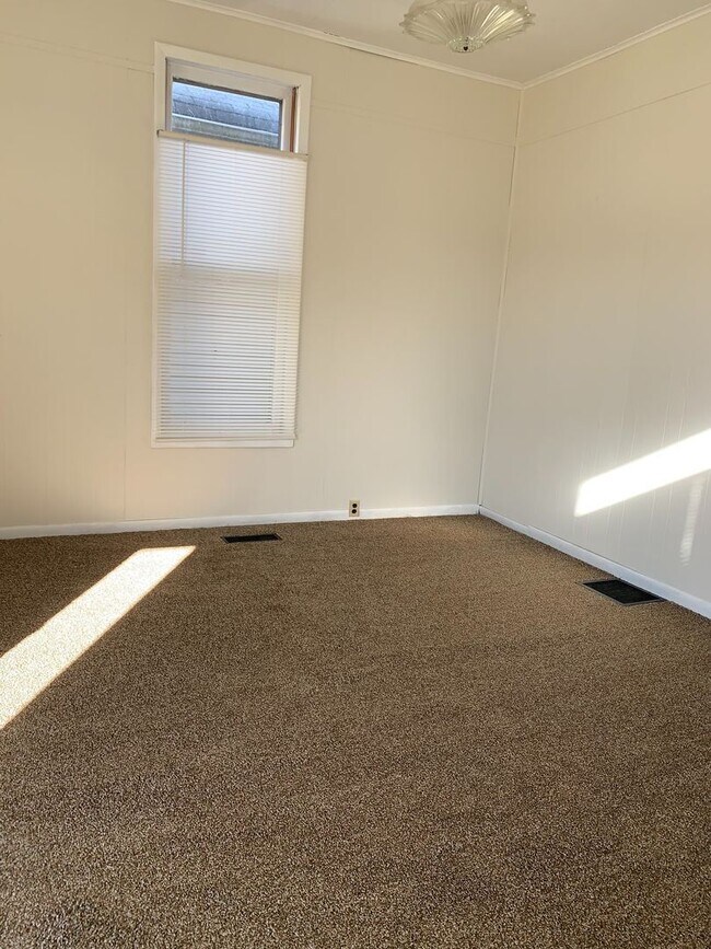 Building Photo - 2 br, 1 bath House - 1215 N 8th  St