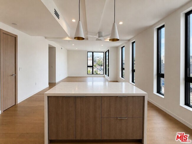 Foto del edificio - 1257 N Detroit St