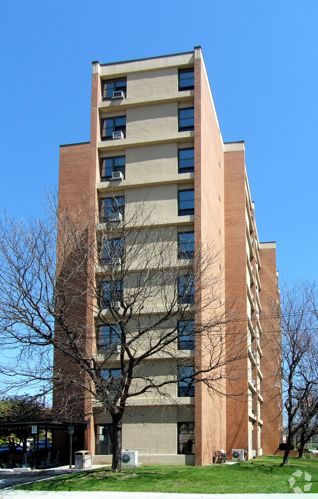 Vista desde el oeste - Queen City Tower