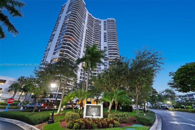 Foto del edificio - 3530 Mystic Pointe Dr