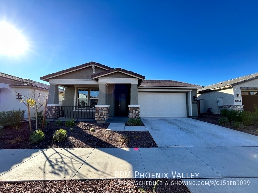 Spacious 3/2 Verrado Home *NEW* Custom Gre... House Rental in