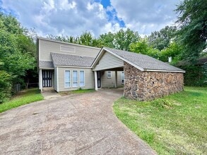 Building Photo - 4080 Meadow Creek Rd