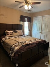 Building Photo - 6803 Lantana Dr