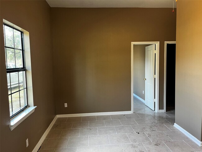 Building Photo - 141 County Rd 725