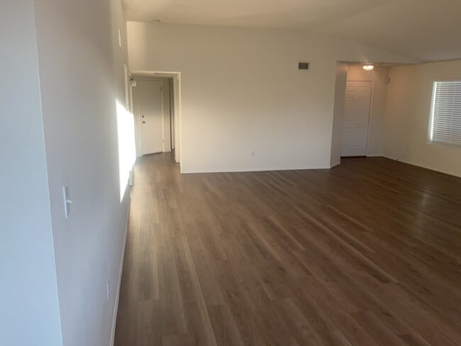 Building Photo - 10428 Pamplona St NW