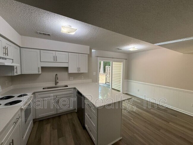 Foto del edificio - 101 Greengate Ct