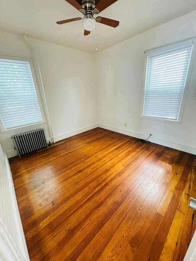 Foto del edificio - 134-136 Ruggles Street, Unit 1