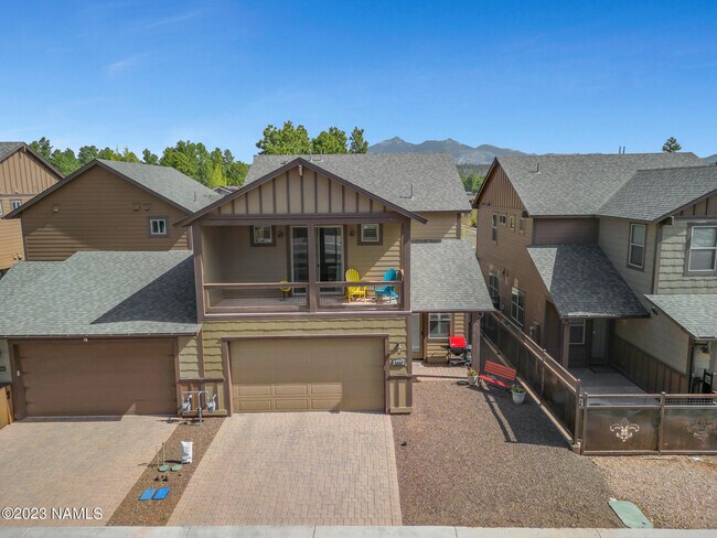 Building Photo - 2886 W Presidio Dr