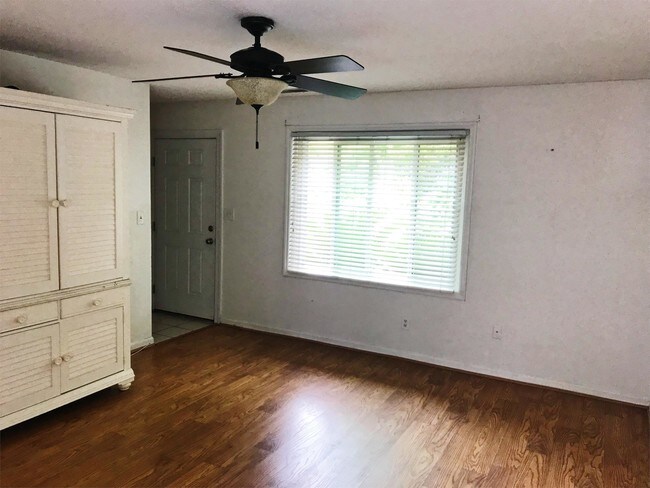 Foto del edificio - 711 Center St