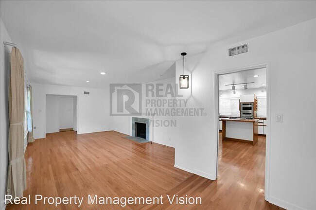Building Photo - 3 br, 2 bath House - 1030 Flanders Road