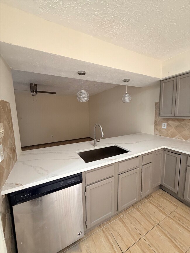 Foto del edificio - 9327 Westacre Pl
