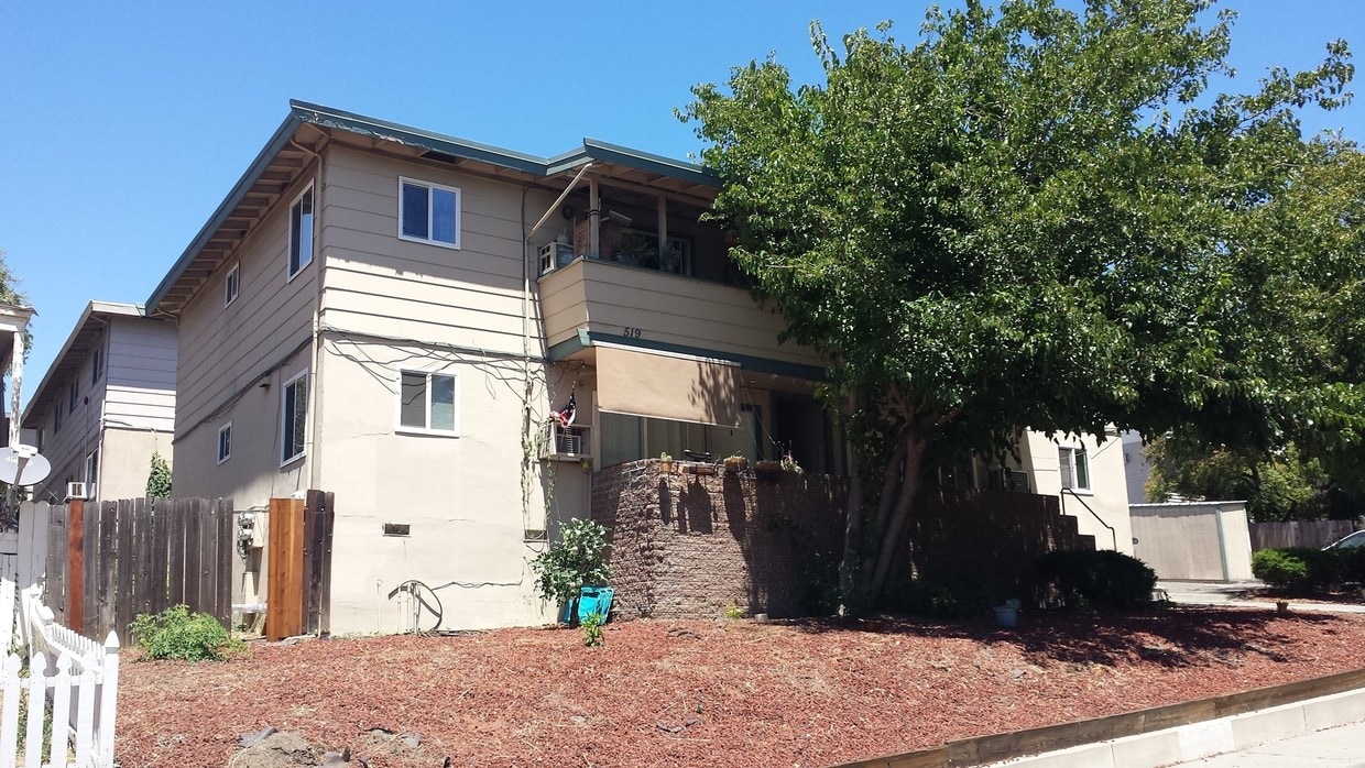 Primary Photo - 519 E Monte Vista Ave