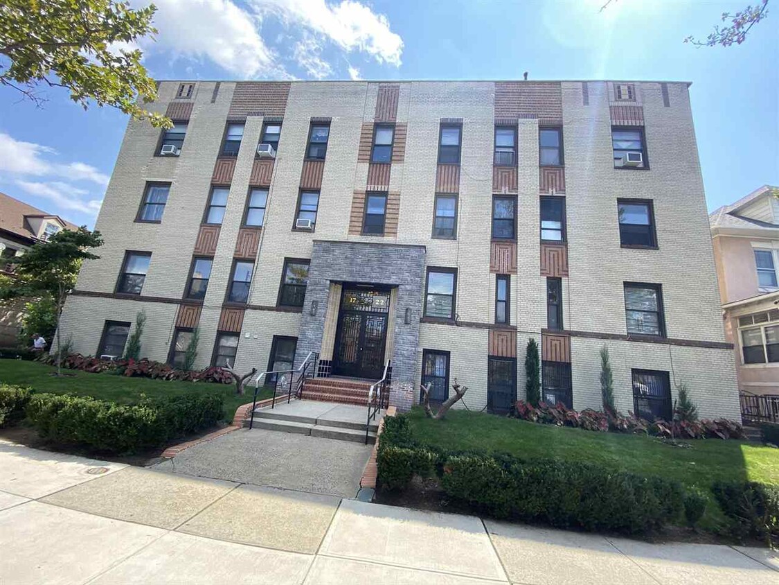 Primary Photo - 1722 John F. Kennedy Blvd