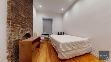 Building Photo - 332 E 93rd St