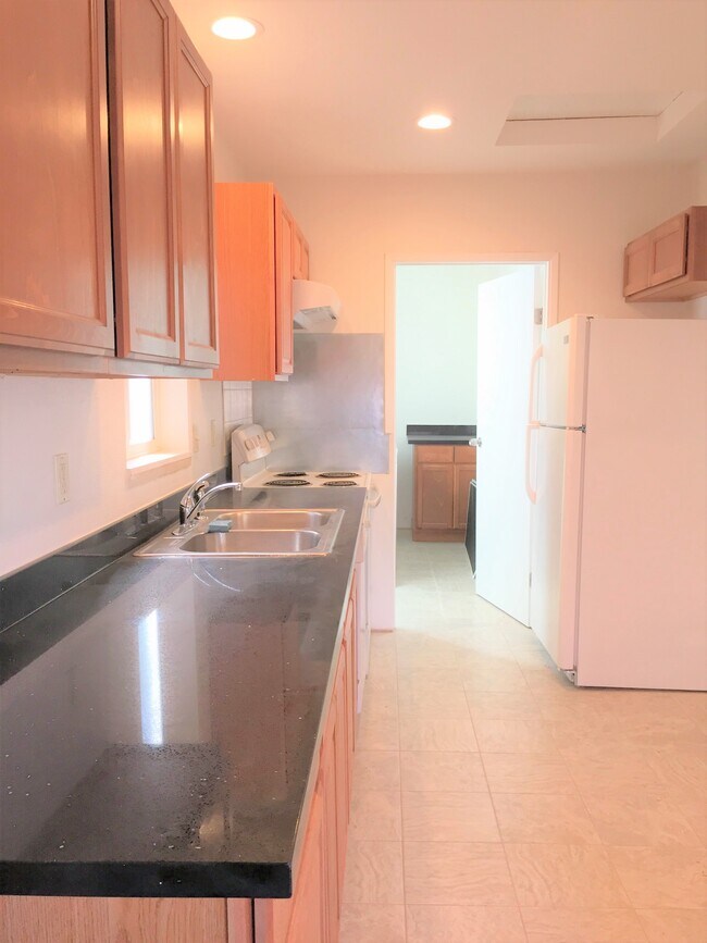 Kitchen - 4804 Delridge Way SW
