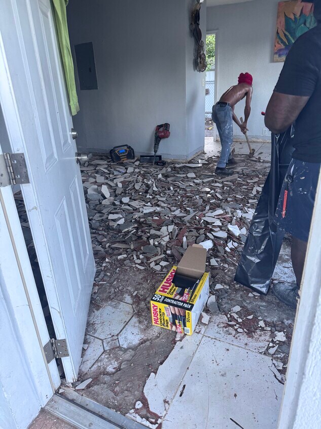 Building Photo - 2910 NW 47th St