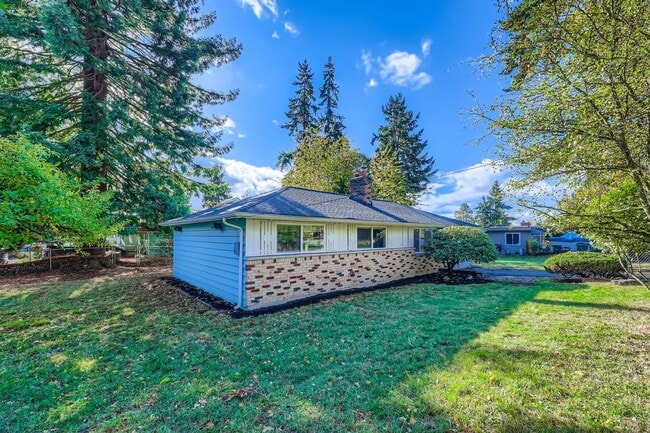 Fully-Remodeled 3 Bed 1 Bath Mountlake Ter... - Fully-Remodeled 3 Bed 1 Bath Mountlake Ter... House