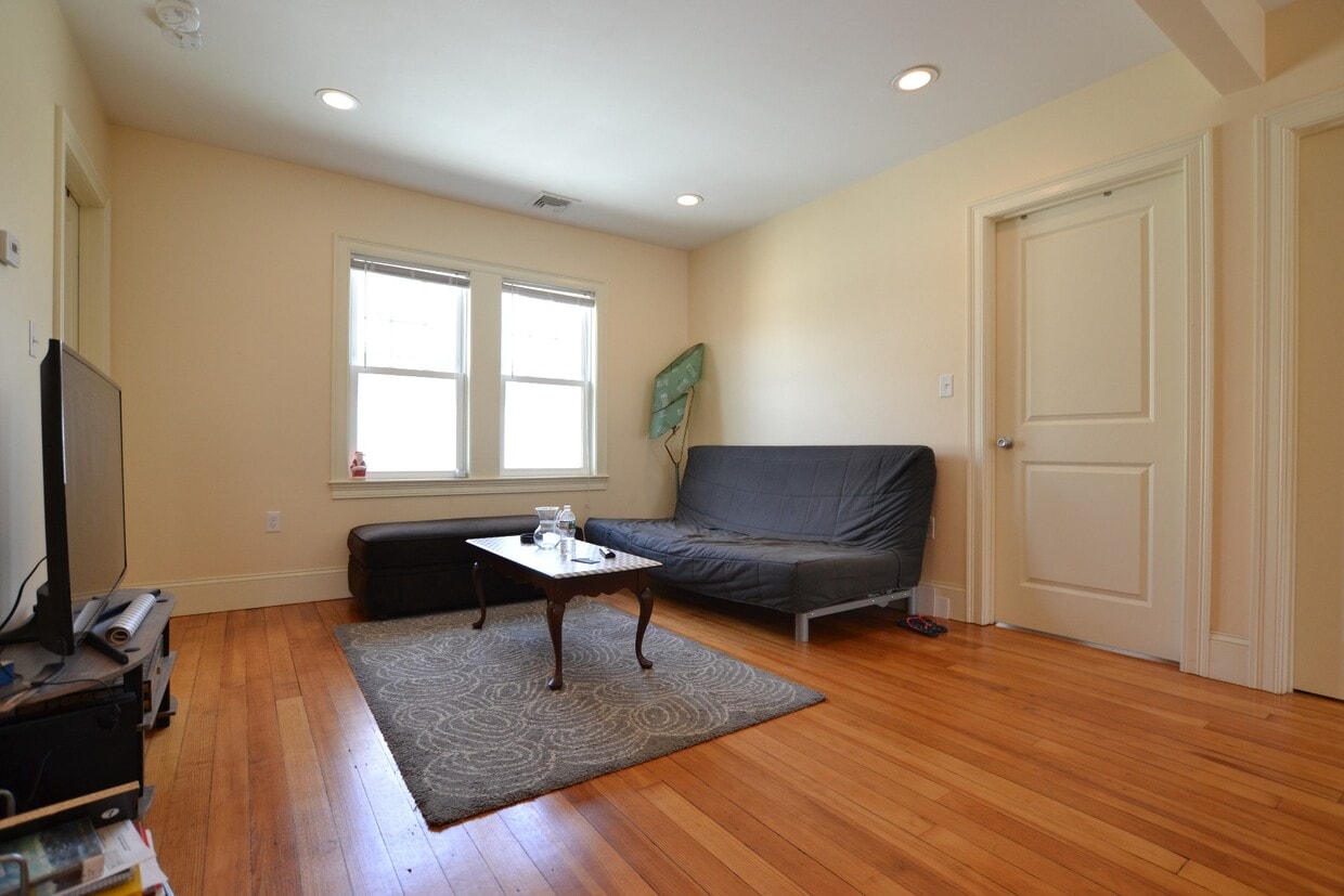 27 Quimby St Unit 2, Watertown, MA 02472 Apartments in Watertown, MA