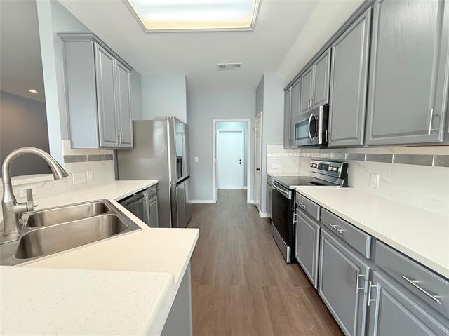 Foto del edificio - 1004 Broken Spoke Dr