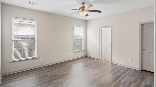 Building Photo - 1237 Foxtail Dr