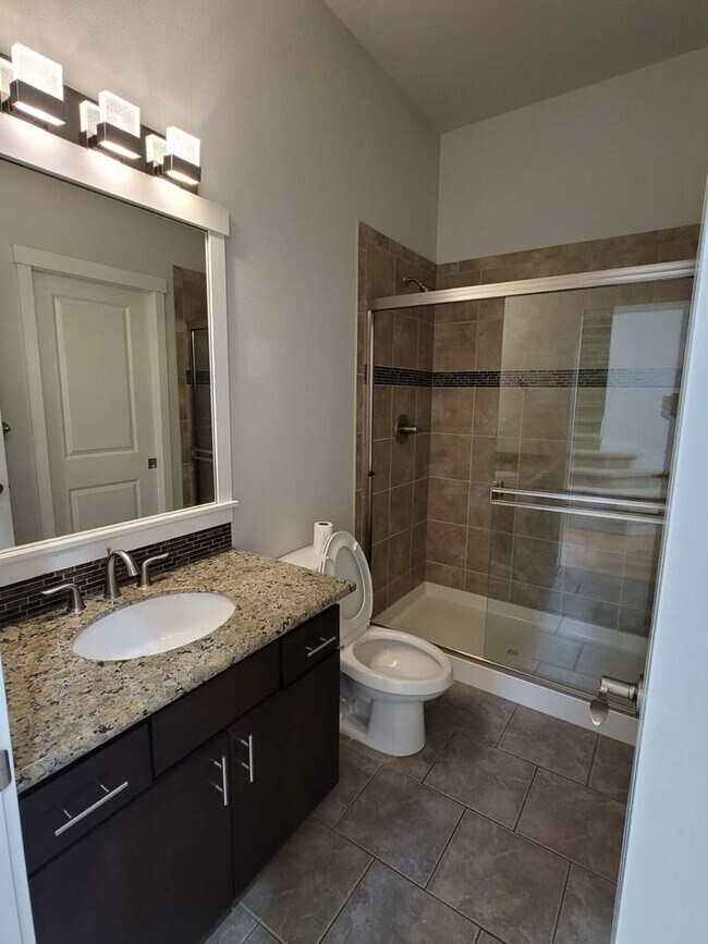 Building Photo - Beautiful, Newport area home!
