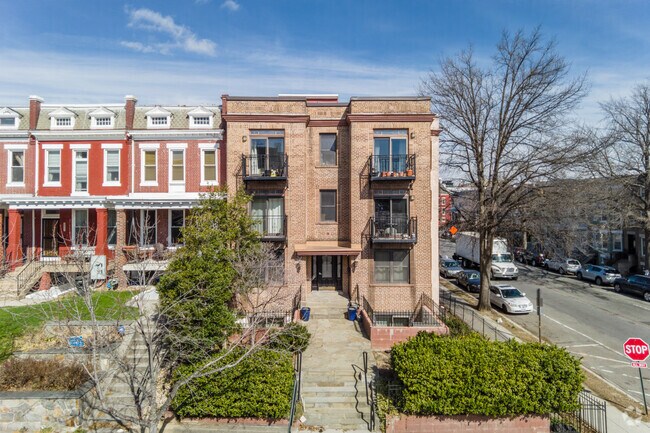 Foto del edificio - 1101 Fairmont St NW
