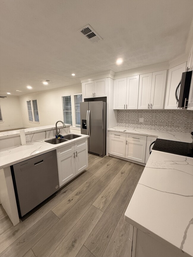 Foto del edificio - 913 Block St