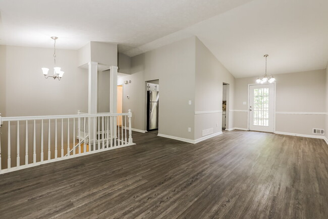 Foto del edificio - 8752 Thomas Rd