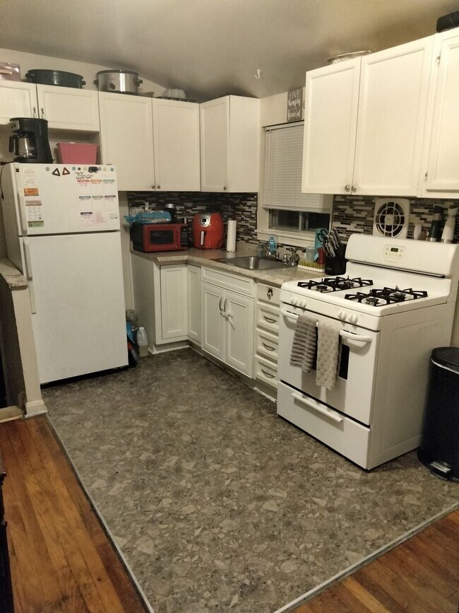Foto del edificio - 3-bedroom, 1-bath single-family home in Aberdeen, MD.