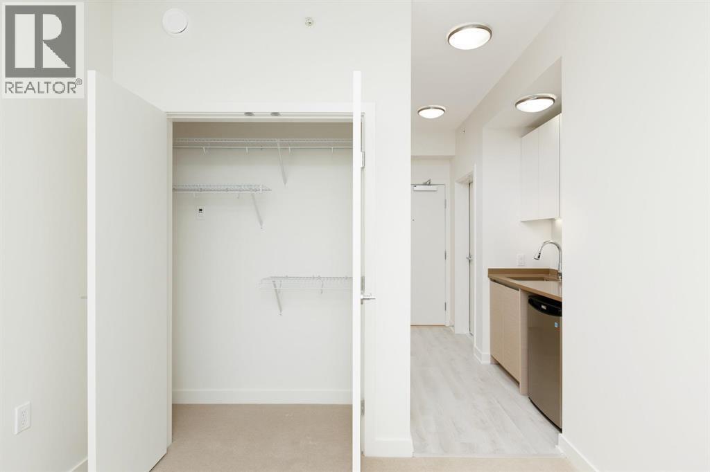 Building Photo - 8850 University Crescent