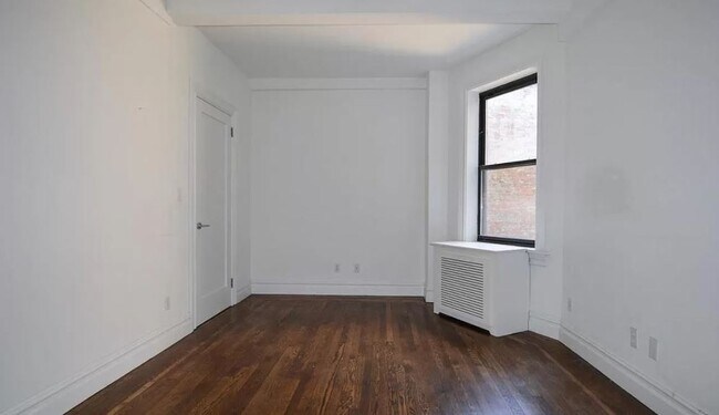 Foto del edificio - 25 W 68th St