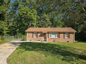 Building Photo - 6 Leroy Ct