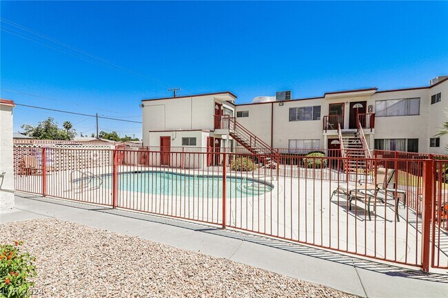 Foto del edificio - 5816 Bromley Ave