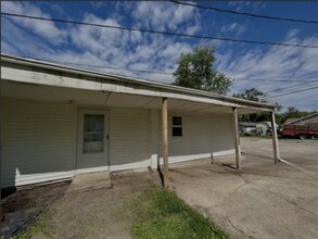 Building Photo - 1408 Holland St