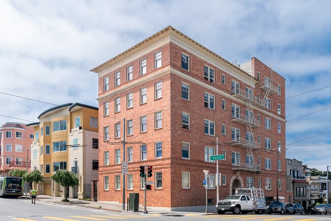 Foto del edificio - 495 32nd Ave