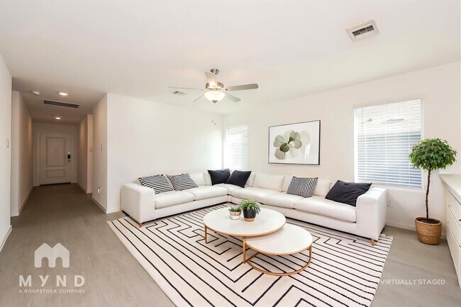 Foto del edificio - 2712 River Knl Ln