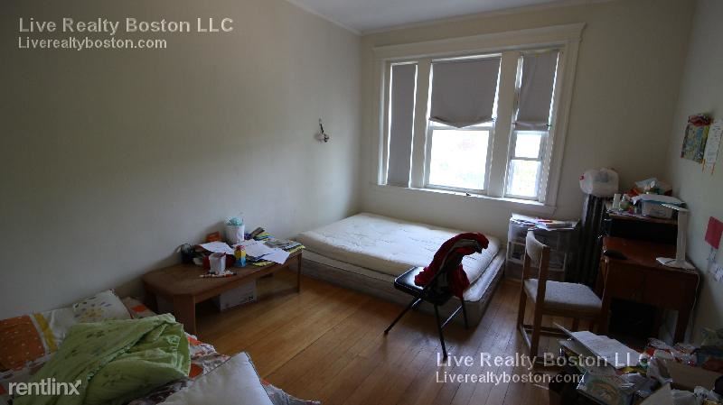 Building Photo - 1820 Beacon St