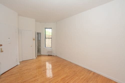 Building Photo - 333 E 93rd St