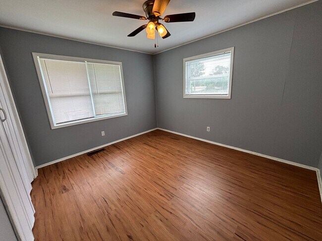 Foto del edificio - 8831 Country Club Dr