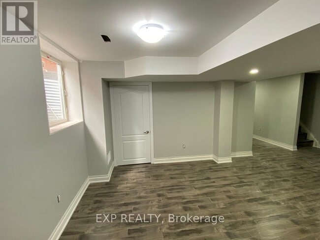 Building Photo - 90 Peace Valley Crescent