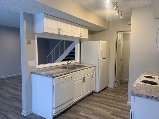 Building Photo - 12 Stardust Ct