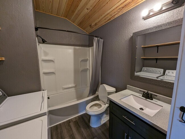 Foto del edificio - 1 Bedroom/1 Bathroom Tiny Home Cottage in ...