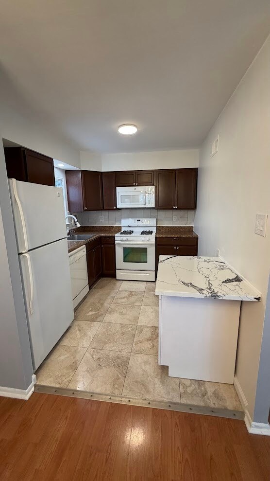 Cocina - 10923 Nandina Ct