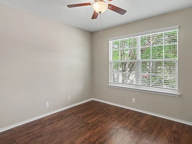 Building Photo - 139 Kildeer Creek