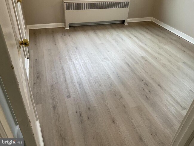 Foto del edificio - 5 E Main St